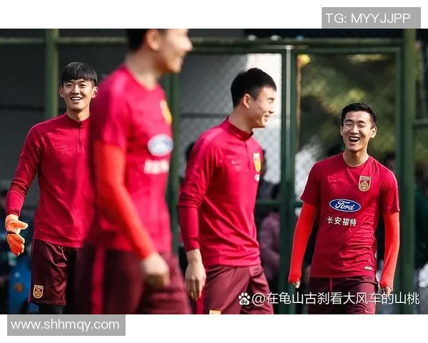 足球明星教练领衔战术革新激情指导引领球队再创辉煌