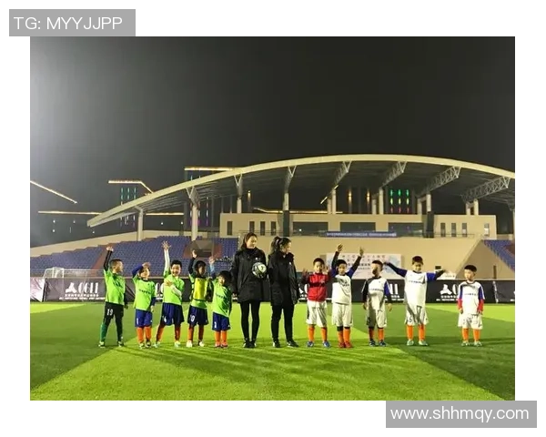 足球星空巨兽震撼登场 打破边界引领未来足球新时代